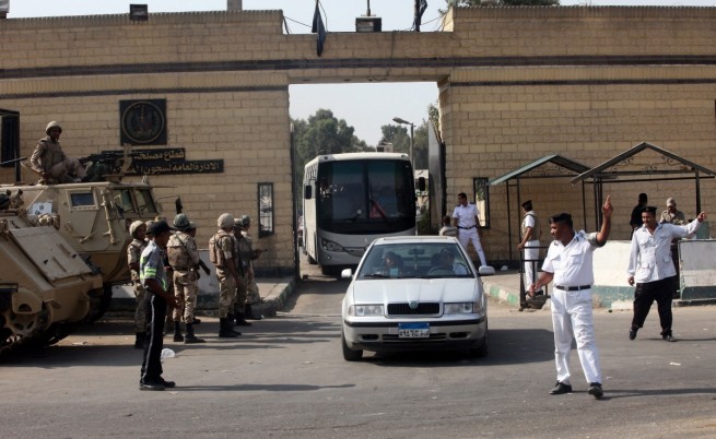 Хосни Мубарак напусна затвора