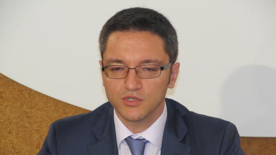 Вигенин: МС трябва да спази решението на парламента