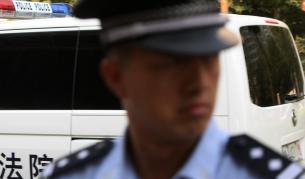 Китаец се самоуби, съпругата му не спирала да пазарува