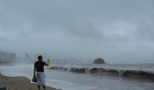 Мануел прерасна в ураган, отново заплашва Мексико