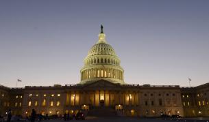 САЩ без пари, държавните служители излизат в отпуск