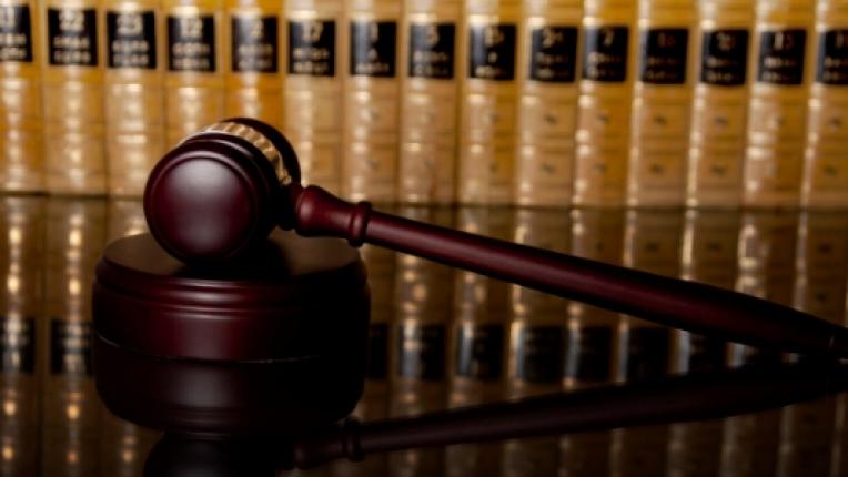  Най-абсурдните каузи, завеждани против звезди 