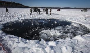 Извадиха метеорит от дъното на езеро край Челябинск