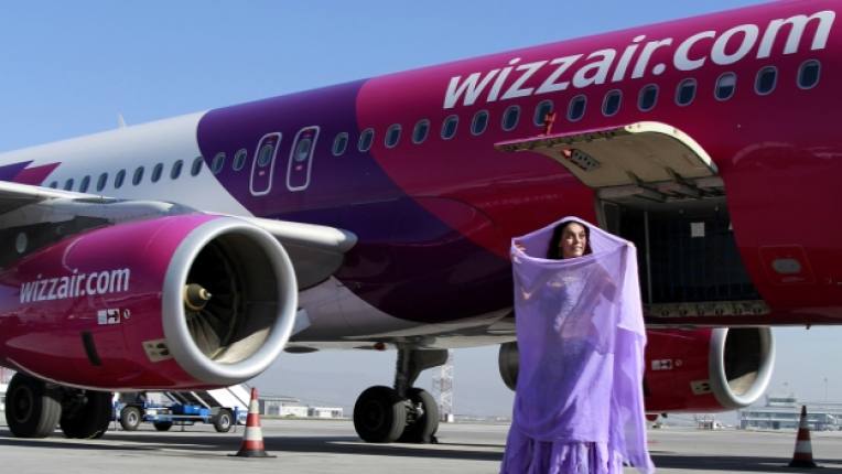 Wizz Air Дубай дестинация пътуване летище самолет евтин