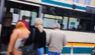 Автобуси от провинцията срещу студентите