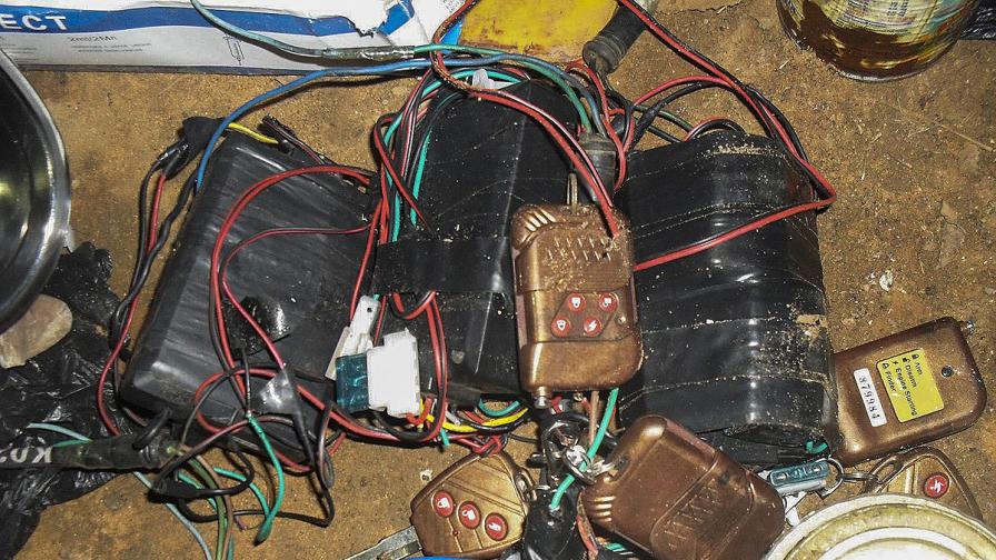 Импровизирани взривни устройства и материали за бомби, иззети от "Боко харам"