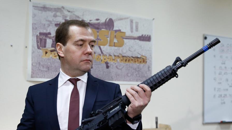 Медведев: Споразуменията за "Южен поток" са с предимство пред законодателството на ЕС
