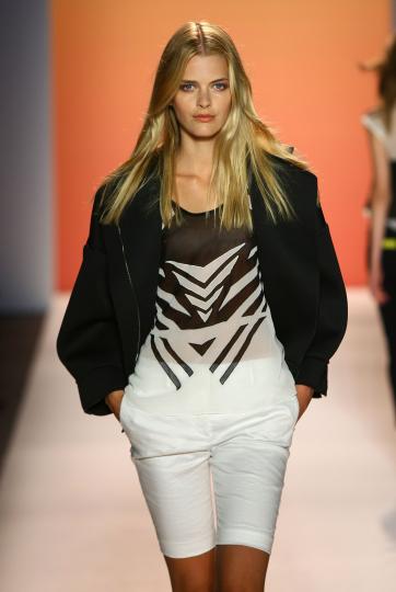 Тенденции пролет/лято 2012 - черно&бяло - снимка 140