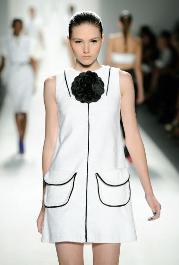 Тенденции пролет/лято 2012 - черно&бяло - снимка 134