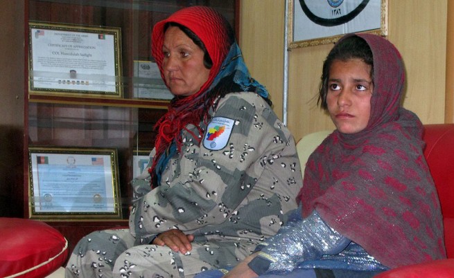В Афганистан заловиха 10-годишно момиченце камикадзе