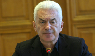 Сидеров проявил агресия към френски дипломат